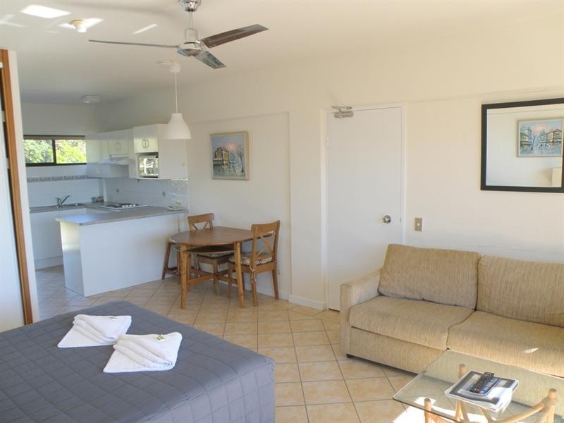 112 Dickson Way, Point Lookout QLD 4183