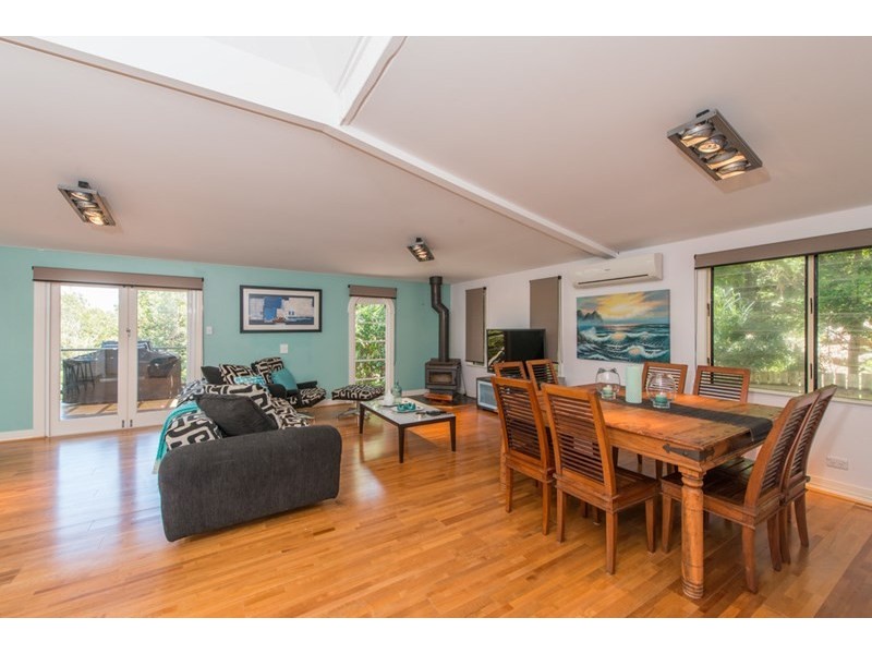 15 Billa Street, Point Lookout QLD 4183