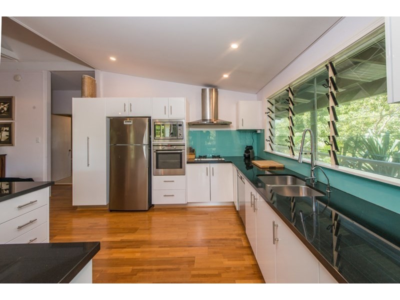 15 Billa Street, Point Lookout QLD 4183