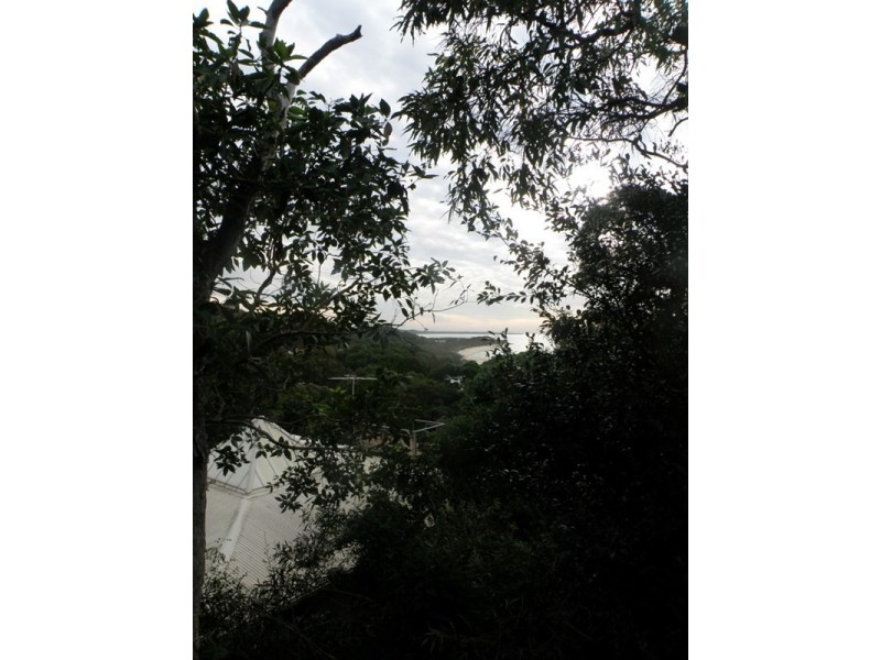 10b Yarrong Road, Point Lookout QLD 4183