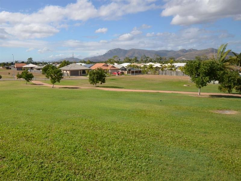 91 Thorn Street, Mount Louisa QLD 4814