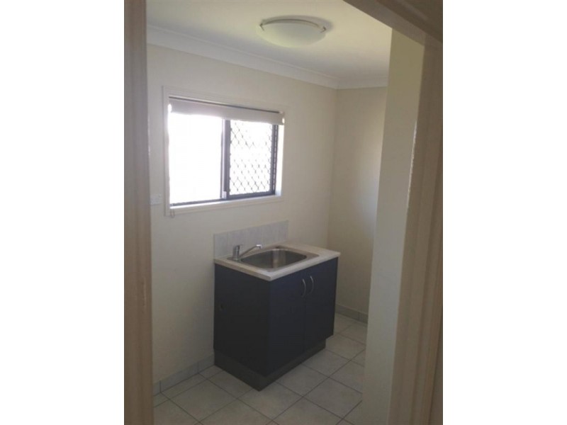 8 Summergold Street, Mount Low QLD 4818