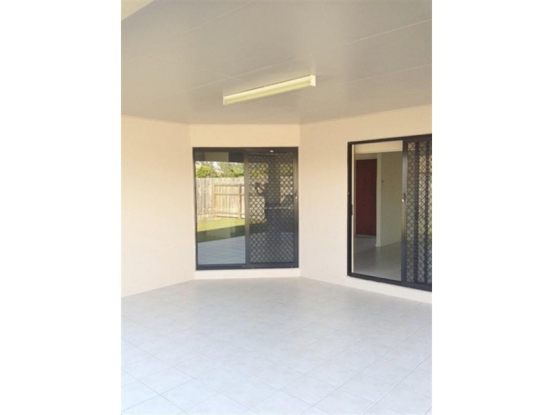 8 Summergold Street, Mount Low QLD 4818