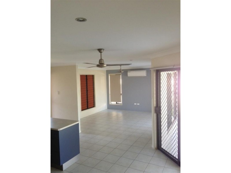 8 Summergold Street, Mount Low QLD 4818