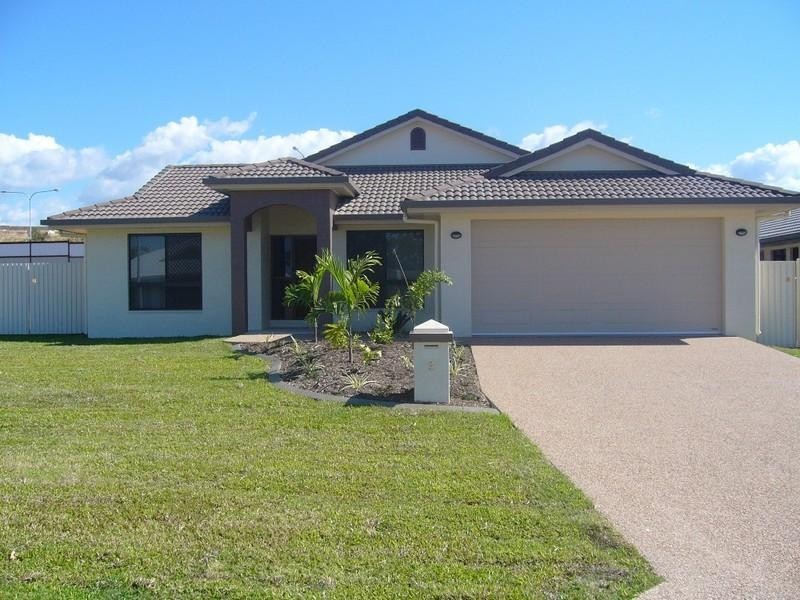 Bushland Beach QLD 4818