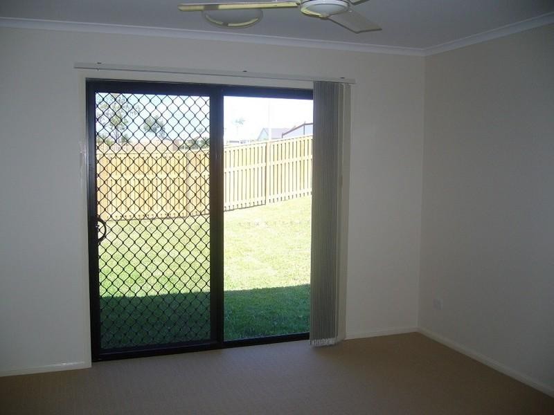 Bushland Beach QLD 4818