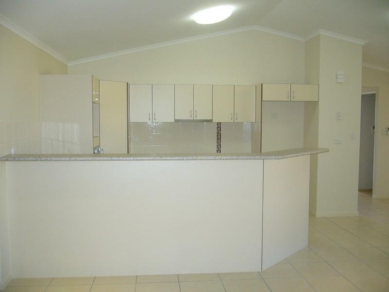 Bushland Beach QLD 4818