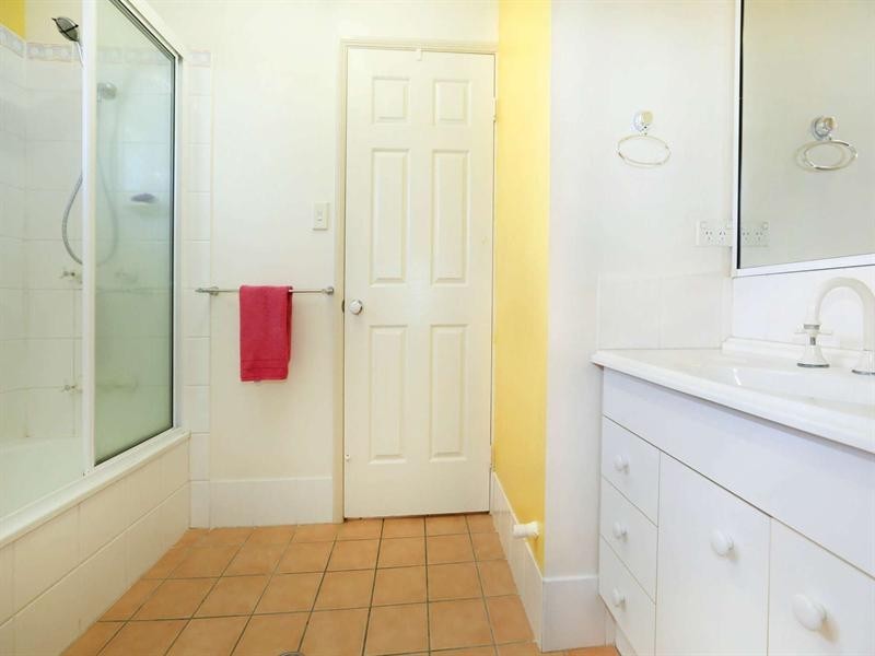 12 Bellamy Drive, Rasmussen QLD 4815