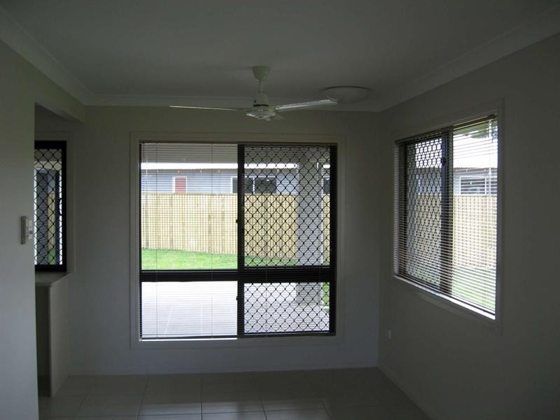 1 Nina Pocket, Bushland Beach QLD 4818