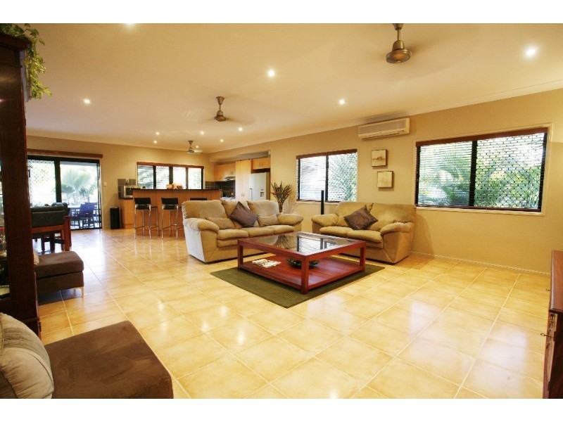 3 Hickory Court, Bushland Beach QLD 4818