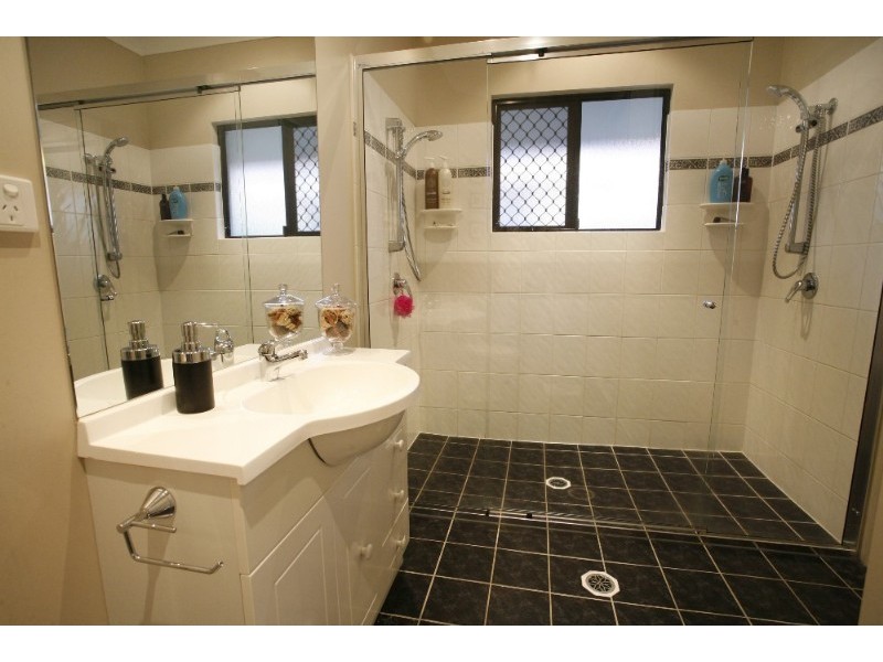 3 Hickory Court, Bushland Beach QLD 4818