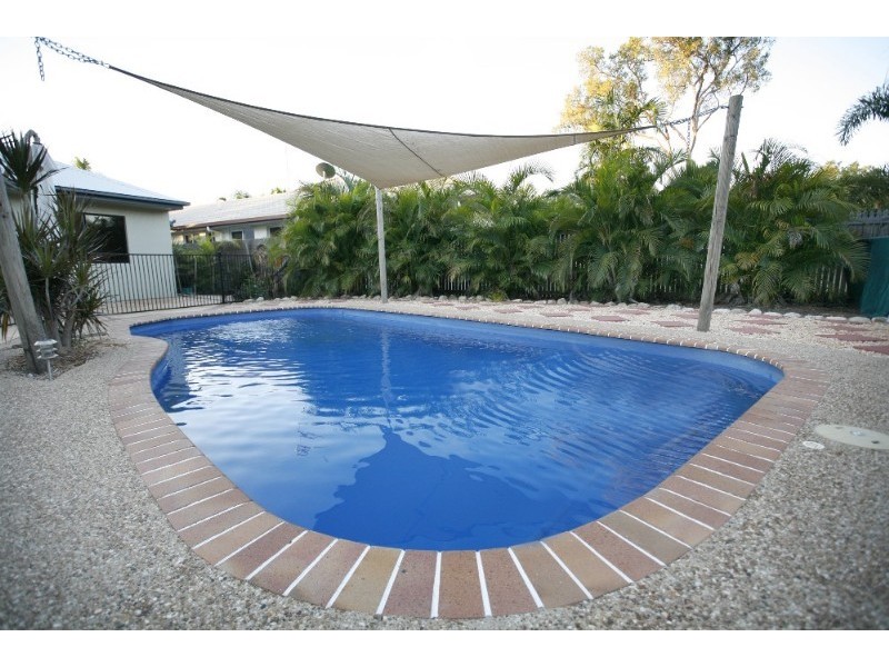 3 Hickory Court, Bushland Beach QLD 4818