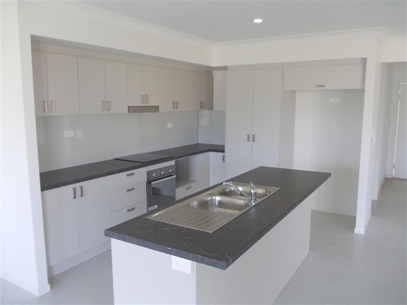 93 Bonnett Road, Mount Low QLD 4818