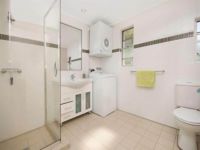 1/2 McKinley Street, North Ward QLD 4810