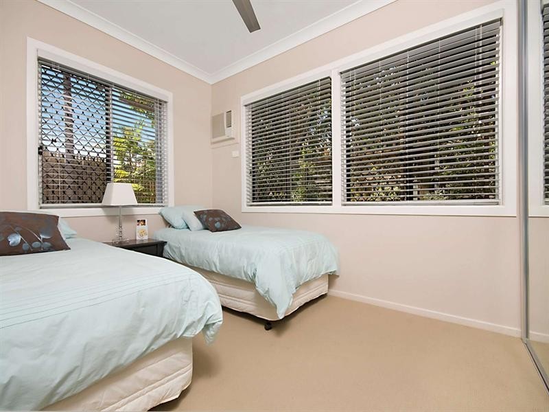 1/2 McKinley Street, North Ward QLD 4810