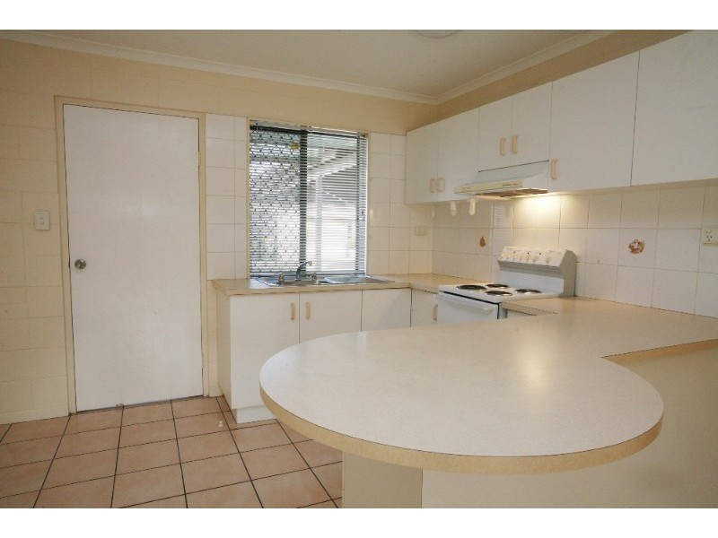 72-74 Railway Avenue, Railway Estate QLD 4810