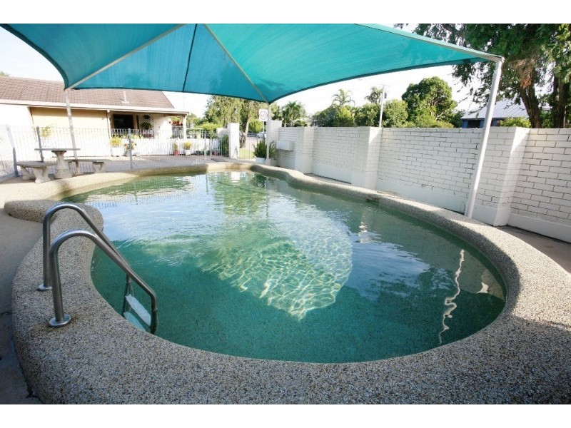 72-74 Railway Avenue, Railway Estate QLD 4810