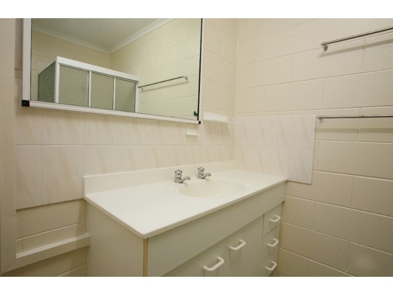 72-74 Railway Avenue, Railway Estate QLD 4810