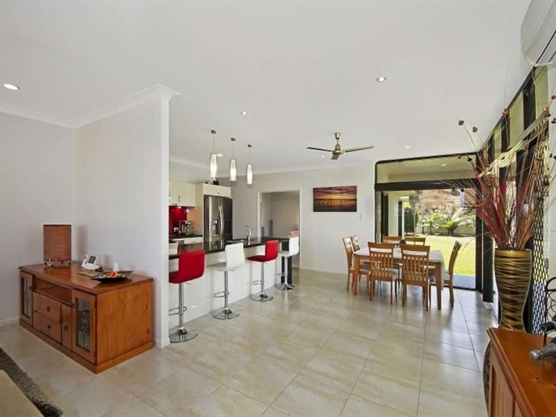 12 Heliconia Court, Mount Louisa QLD 4814