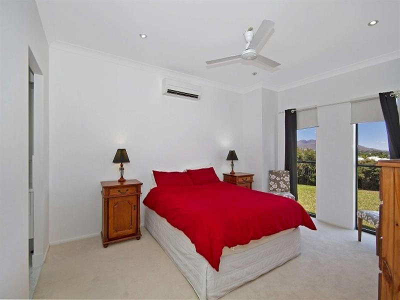 12 Heliconia Court, Mount Louisa QLD 4814