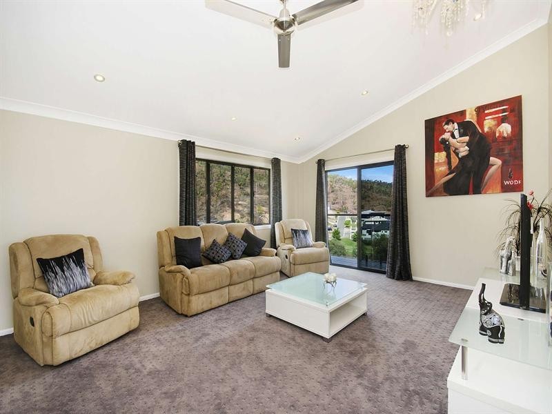 60 St Albans Road, Mount Louisa QLD 4814