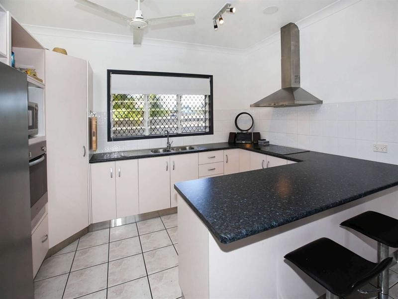 42 Eureka Crescent, Kirwan QLD 4817