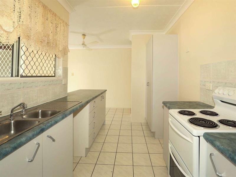 16 Lornsleigh Street, Mount Louisa QLD 4814