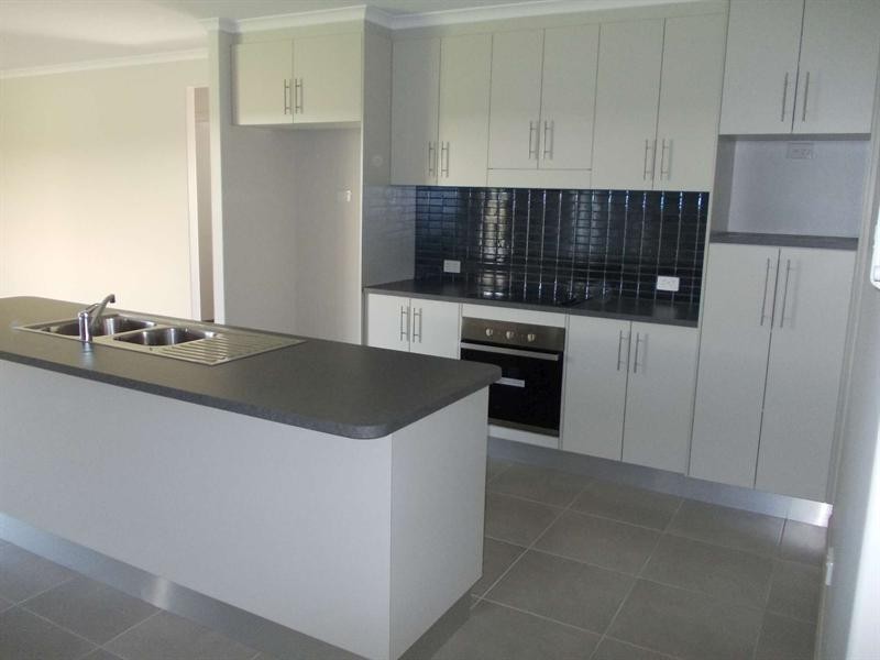 14 Epping Way, Mount Low QLD 4818