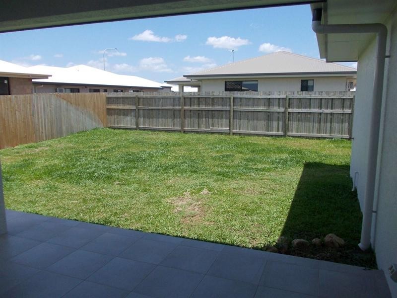 14 Epping Way, Mount Low QLD 4818