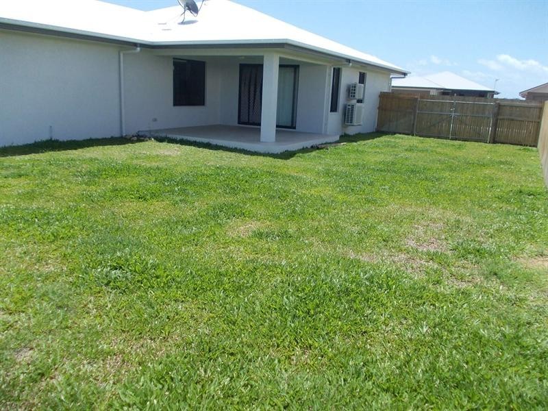 14 Epping Way, Mount Low QLD 4818
