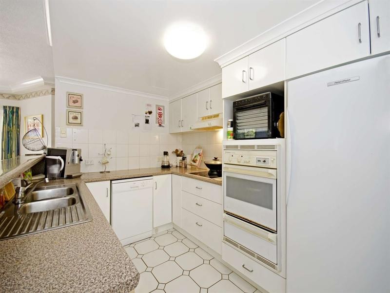 1/8 Paxton Street, North Ward QLD 4810