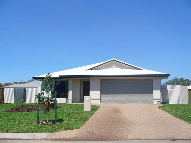 3 Fitzallen Street, Bushland Beach QLD 4818