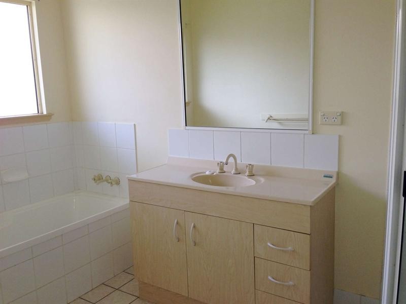 24 Seldon Place, Kirwan QLD 4817