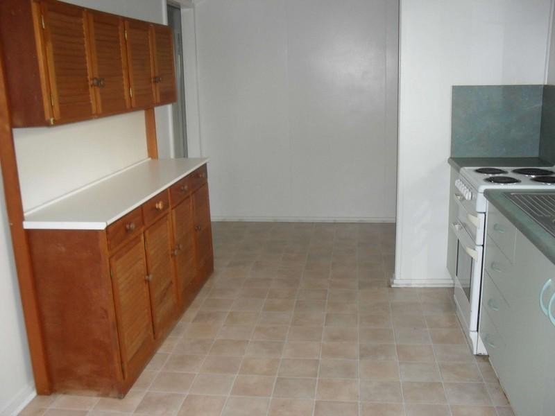 42 Hubert Street, South Townsville QLD 4810