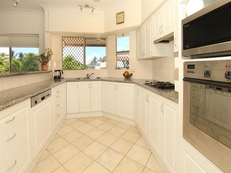 1/100 The Strand, North Ward QLD 4810