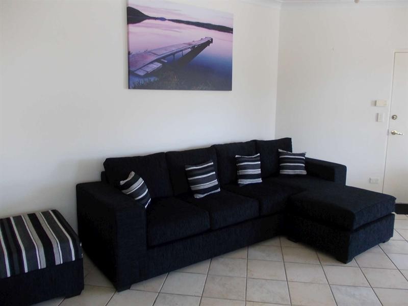 1/100 The Strand, North Ward QLD 4810