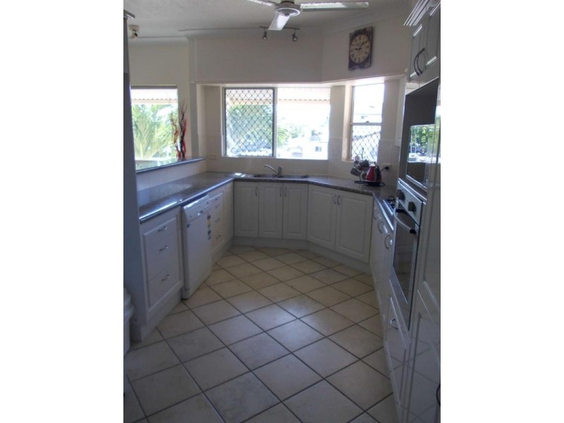 1/100 The Strand, North Ward QLD 4810