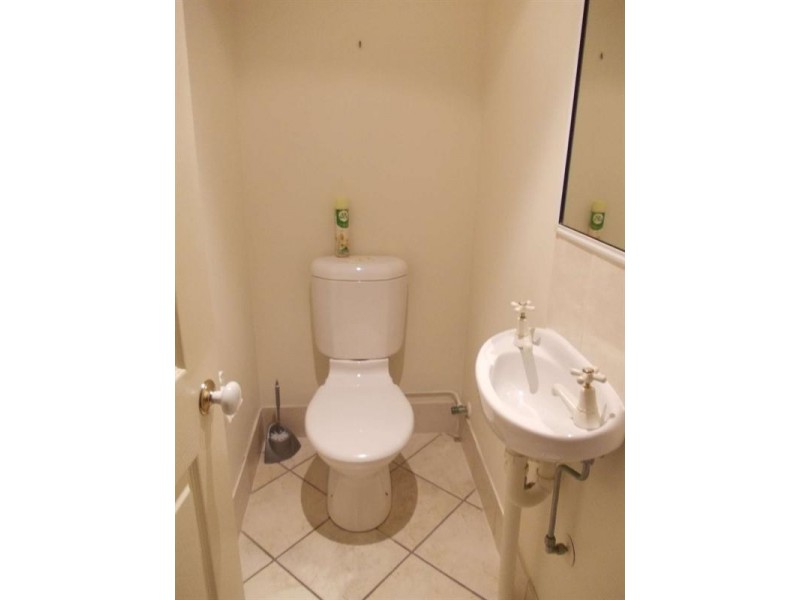 1/100 The Strand, North Ward QLD 4810