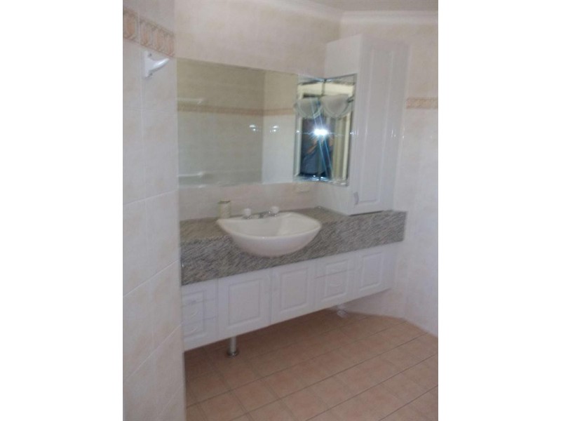 1/100 The Strand, North Ward QLD 4810