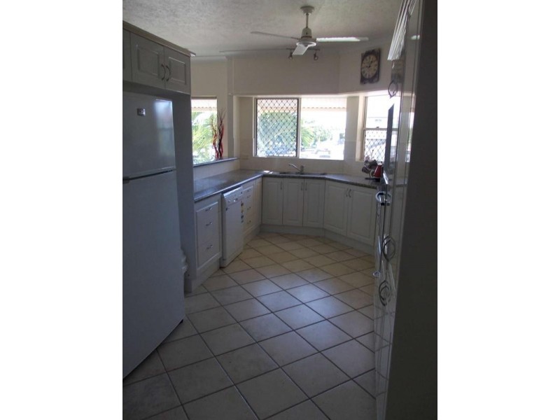 1/100 The Strand, North Ward QLD 4810