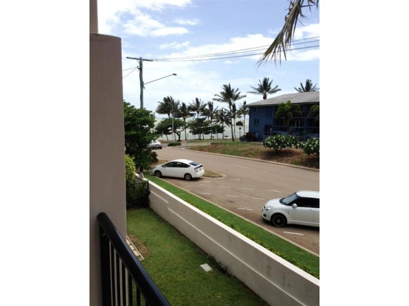 5/2 Mckinley Street, North Ward QLD 4810