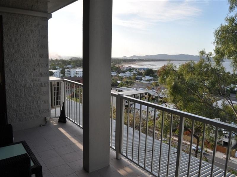 43 Gilbert Crescent, Castle Hill QLD 4810