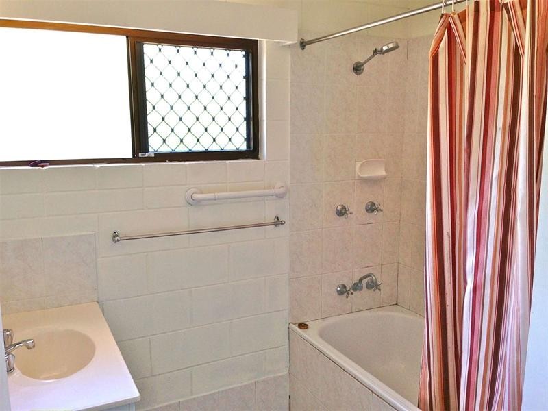 554 Bayswater Road, Mount Louisa QLD 4814