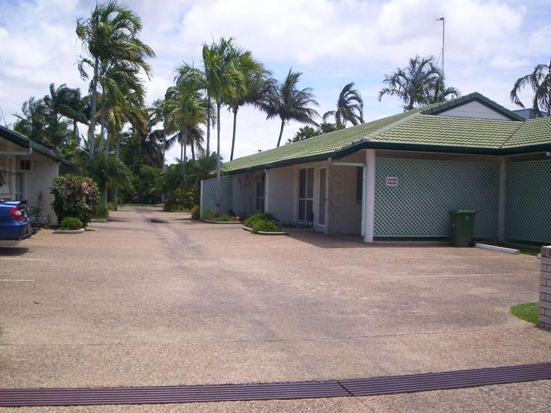 2/94 Dearness Street, Garbutt QLD 4814