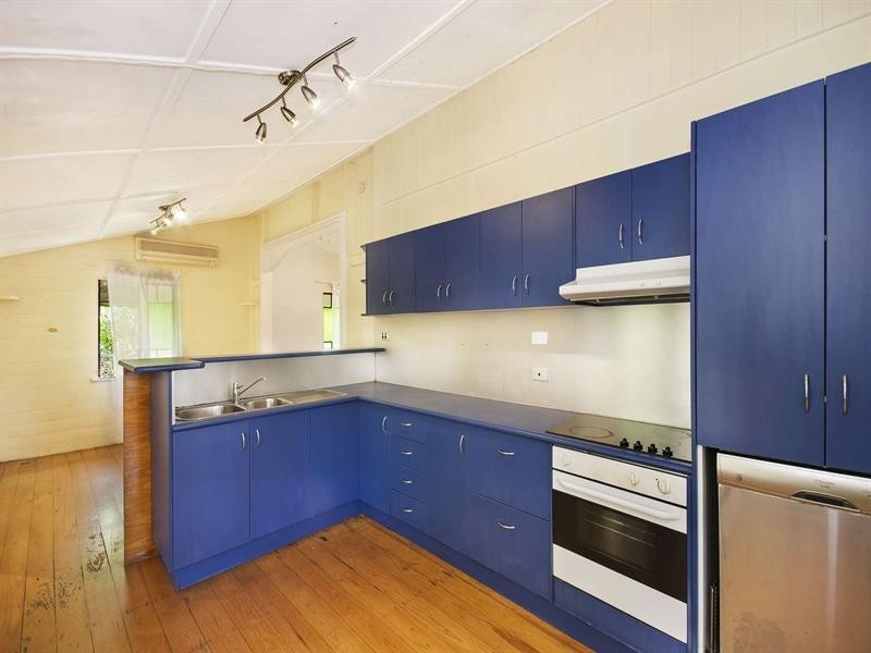 93 Railway Avenue, Railway Estate QLD 4810