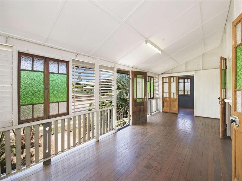 93 Railway Avenue, Railway Estate QLD 4810