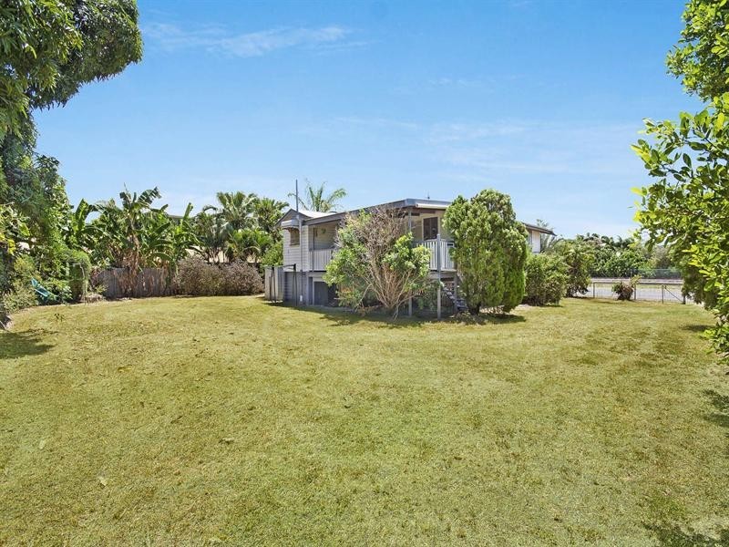 93 Railway Avenue, Railway Estate QLD 4810