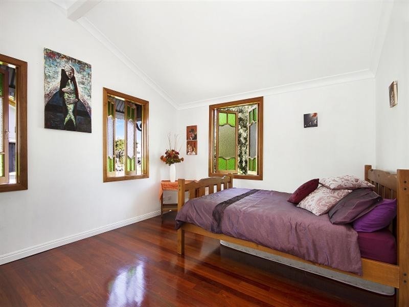 18 Hubert Street, South Townsville QLD 4810