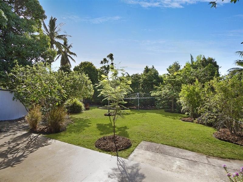 18 Hubert Street, South Townsville QLD 4810