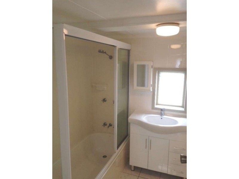 33 Perkins Street, South Townsville QLD 4810